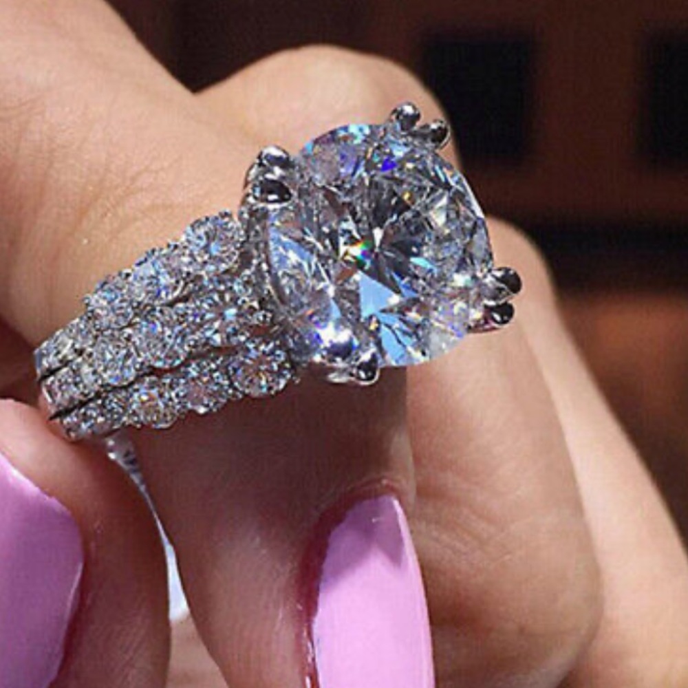 NWT 925 STERLING SILVER LUXURY DIAMOND Ring